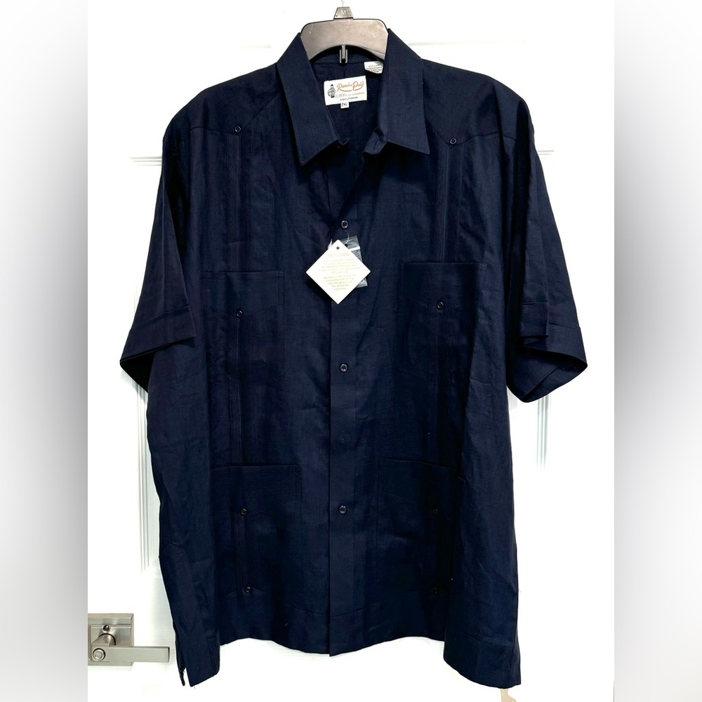 NWT! Men’s Guayabera from Miami Designer Ramon Puig.